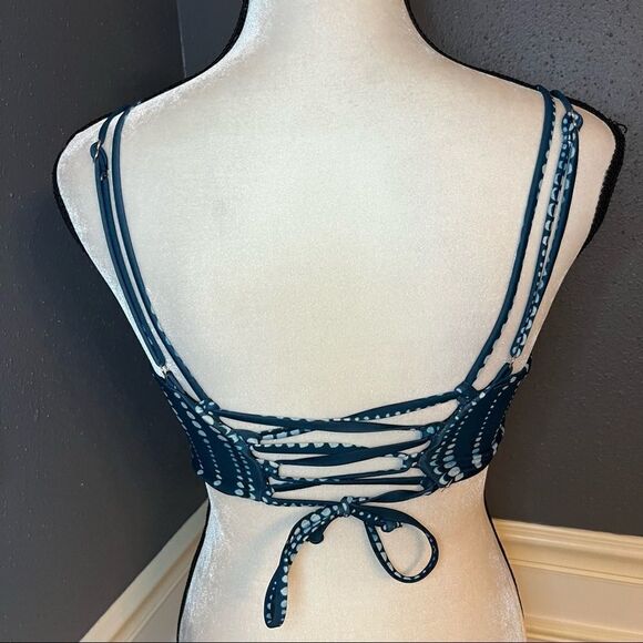 Cupshe Dream Space bikini top - Picture 8 of 9